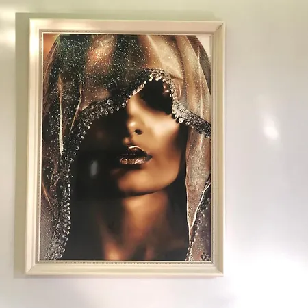Deluxe In Center 아파트 티라나